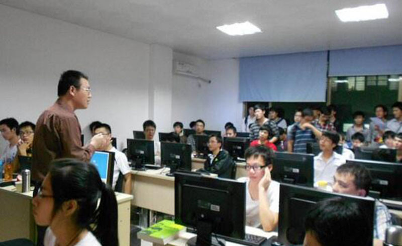 广州疯狂软件 行业探索与软件开发趋势观察